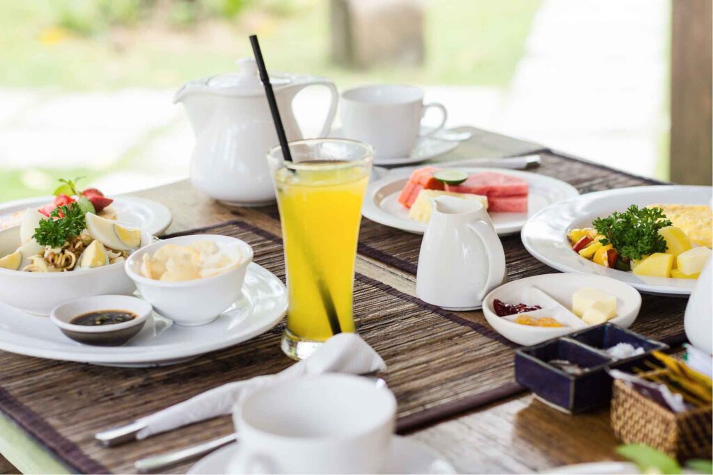 3.2.1.5.6. Breakfast Family Style (3)